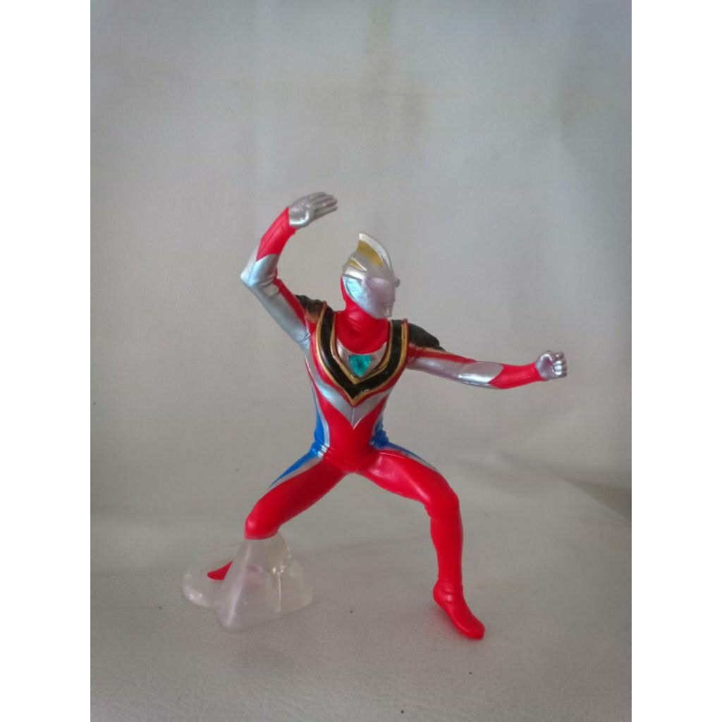 Mainan Action Figure Ultraman besar