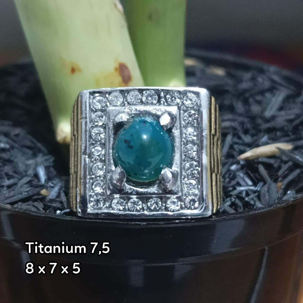 Akik Bacan Doko Minion.