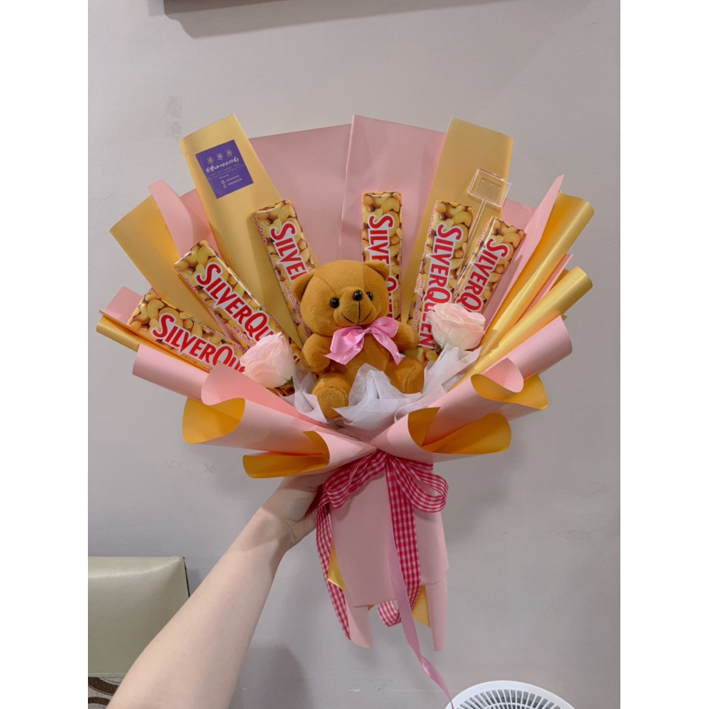 

[READY STOCK] Buket Large Teddy beruang with 6 Silverqueen cokelat buket