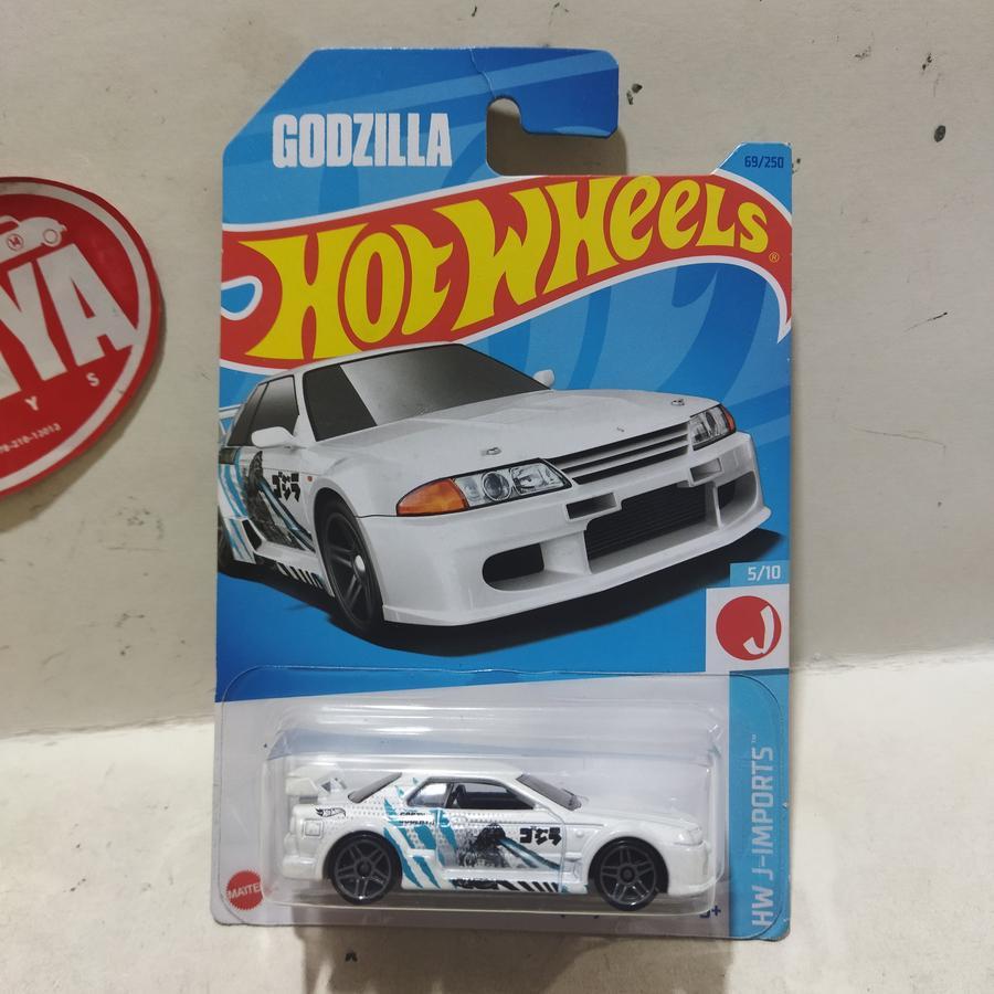 Hot Wheels NISSAN SKYLINE GTR (R32) Godzilla putih HW First Edition J-Imports