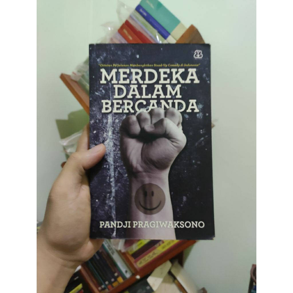[PRELOVED ORI] Merdeka Dalam Bercanda - Pandji Pragiwaksono Buku Bekas