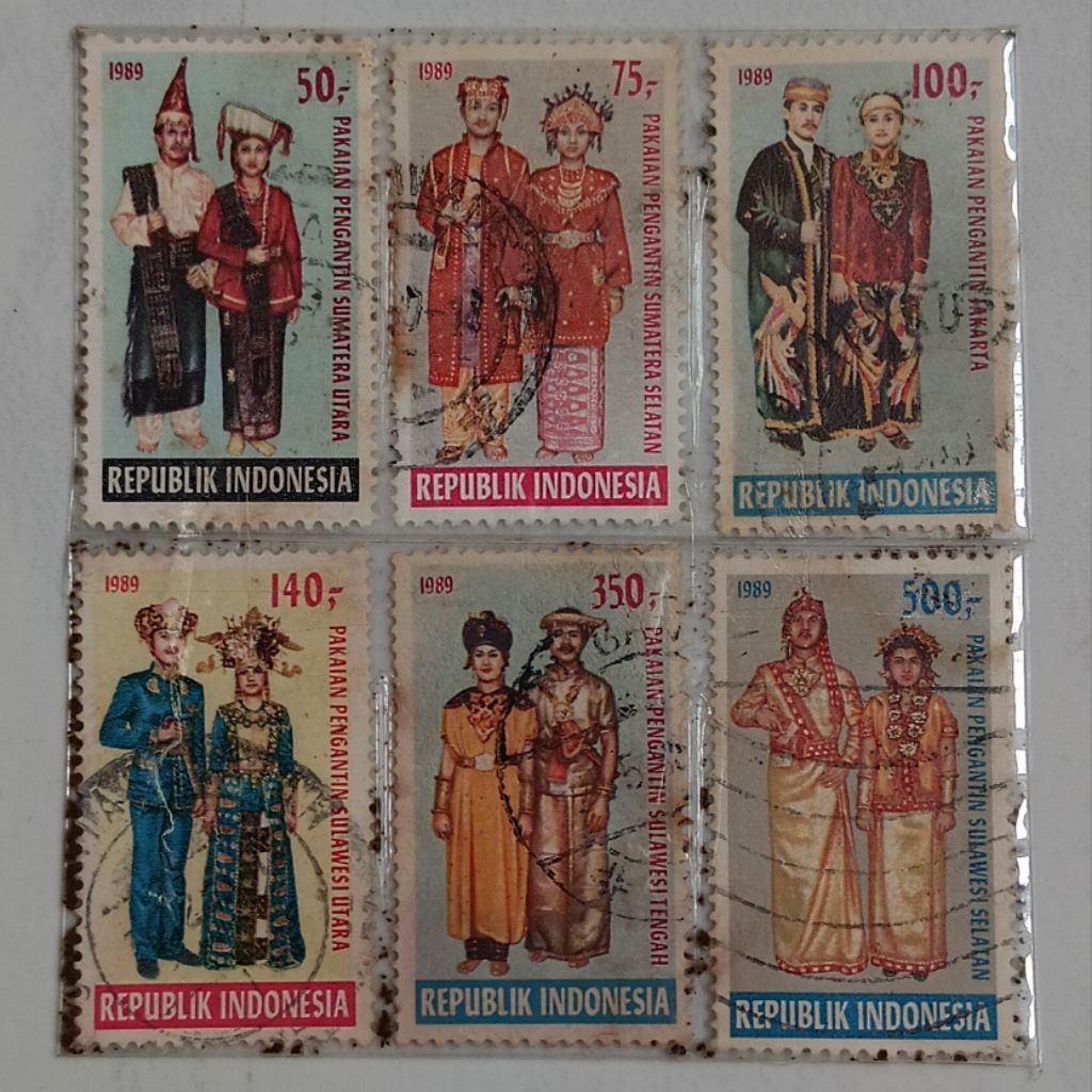 

Perangko Prangko Set Seri Pakaian Pengantin Daerah 1989 Used - YN2415