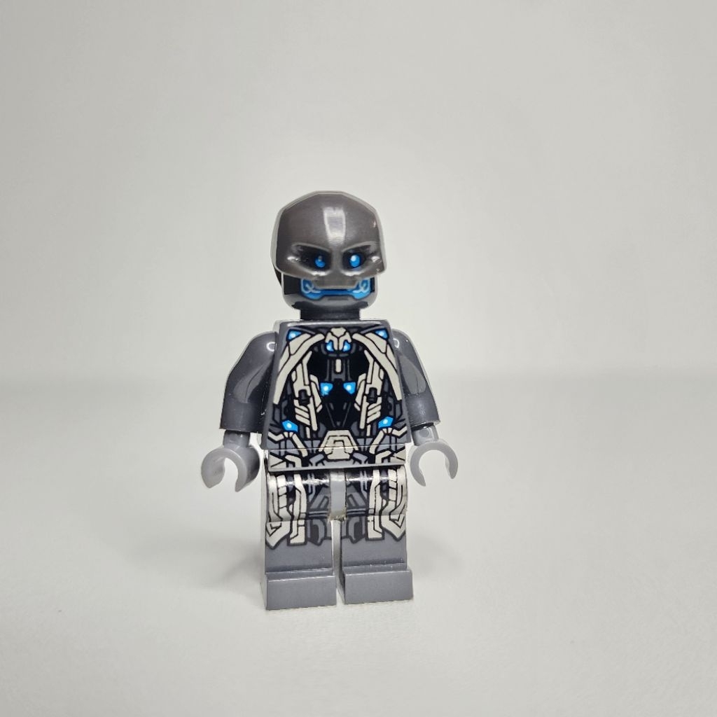 Lego Minifigure Ultron Sentry (sh0166) helm random