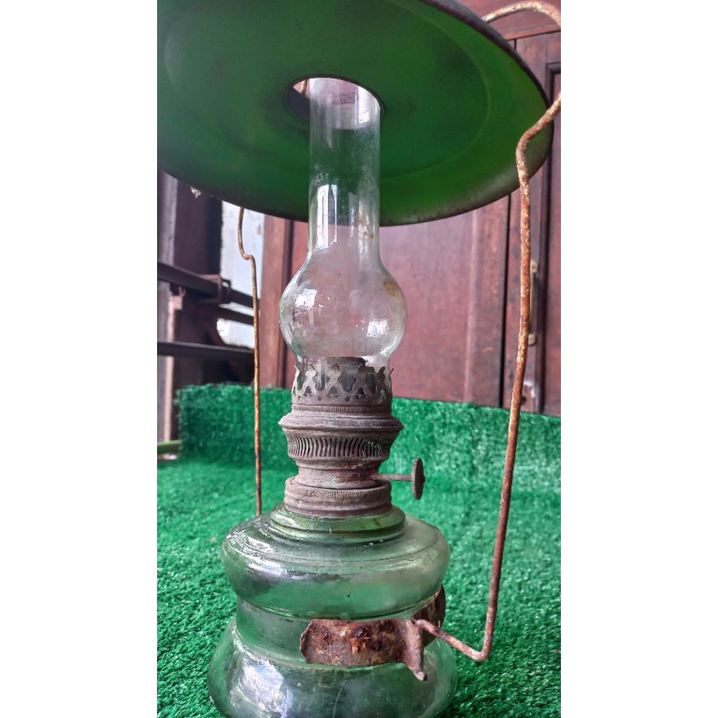 Lampu Gantung Kuno Kuningan