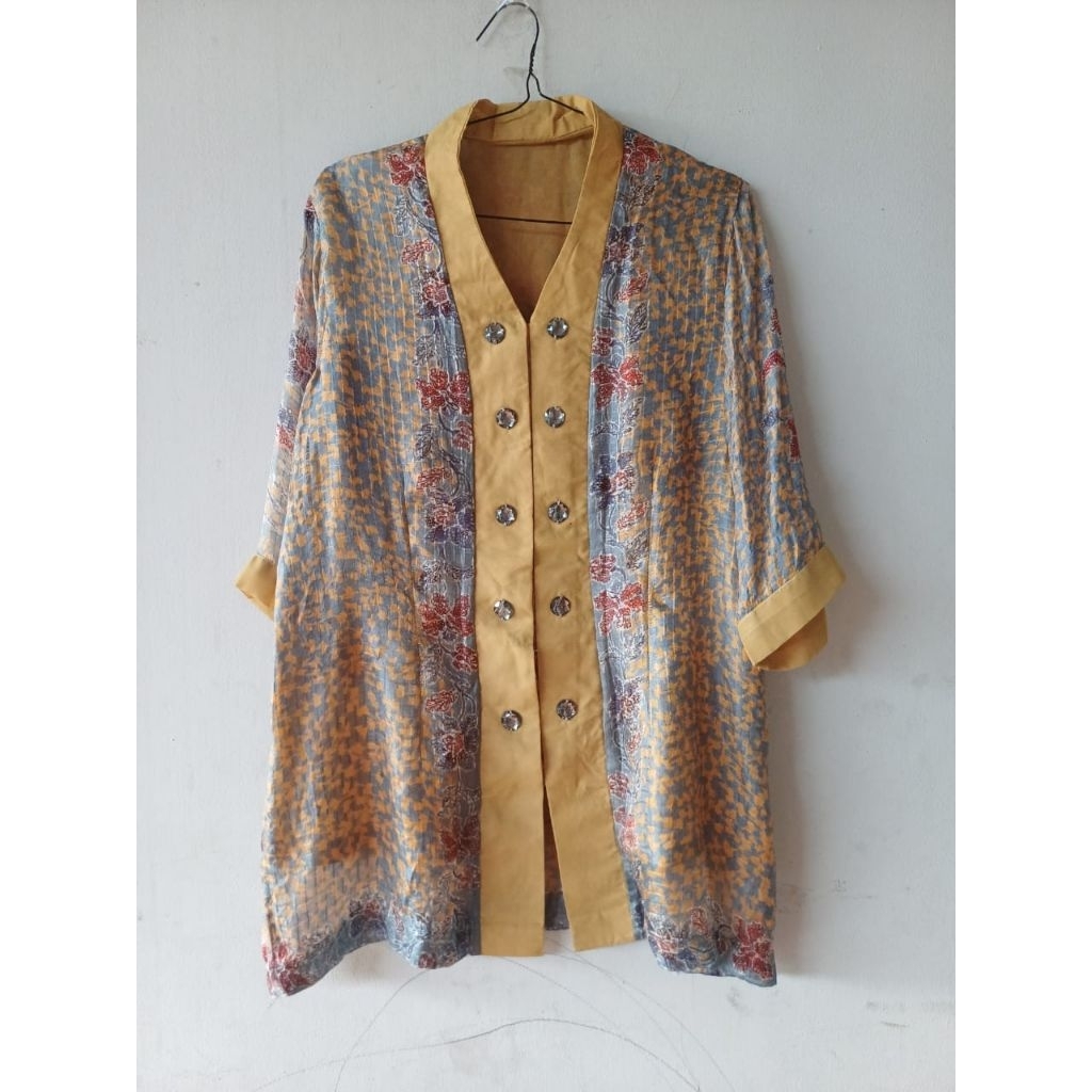 Preloved Batik Blouse Top Sutera
