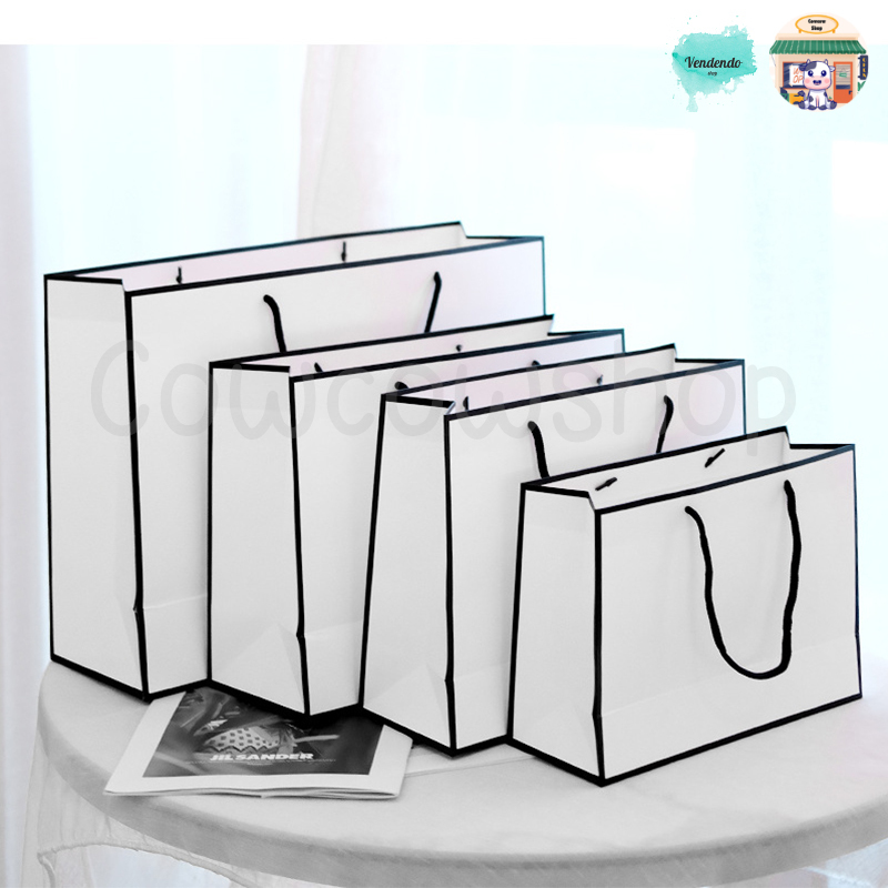 

Paperbag Putih List Hitam Elegan / Paperbag Hitam Putih Paper Bag Goodie Bag Elegan Tas Belanja
