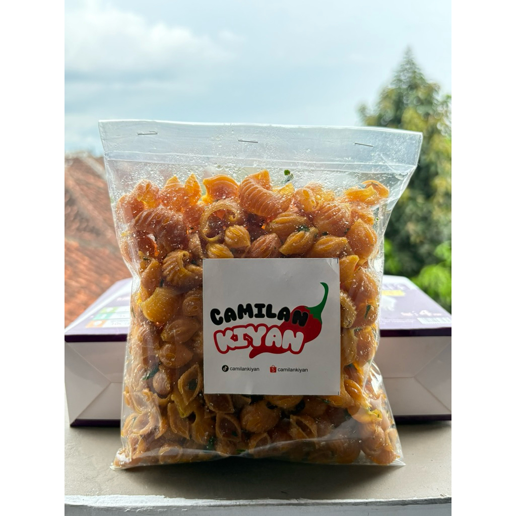 

Camilankiyan - Makaroni Kerang Cikruh 500gr Asin Pedas Daun Jeruk