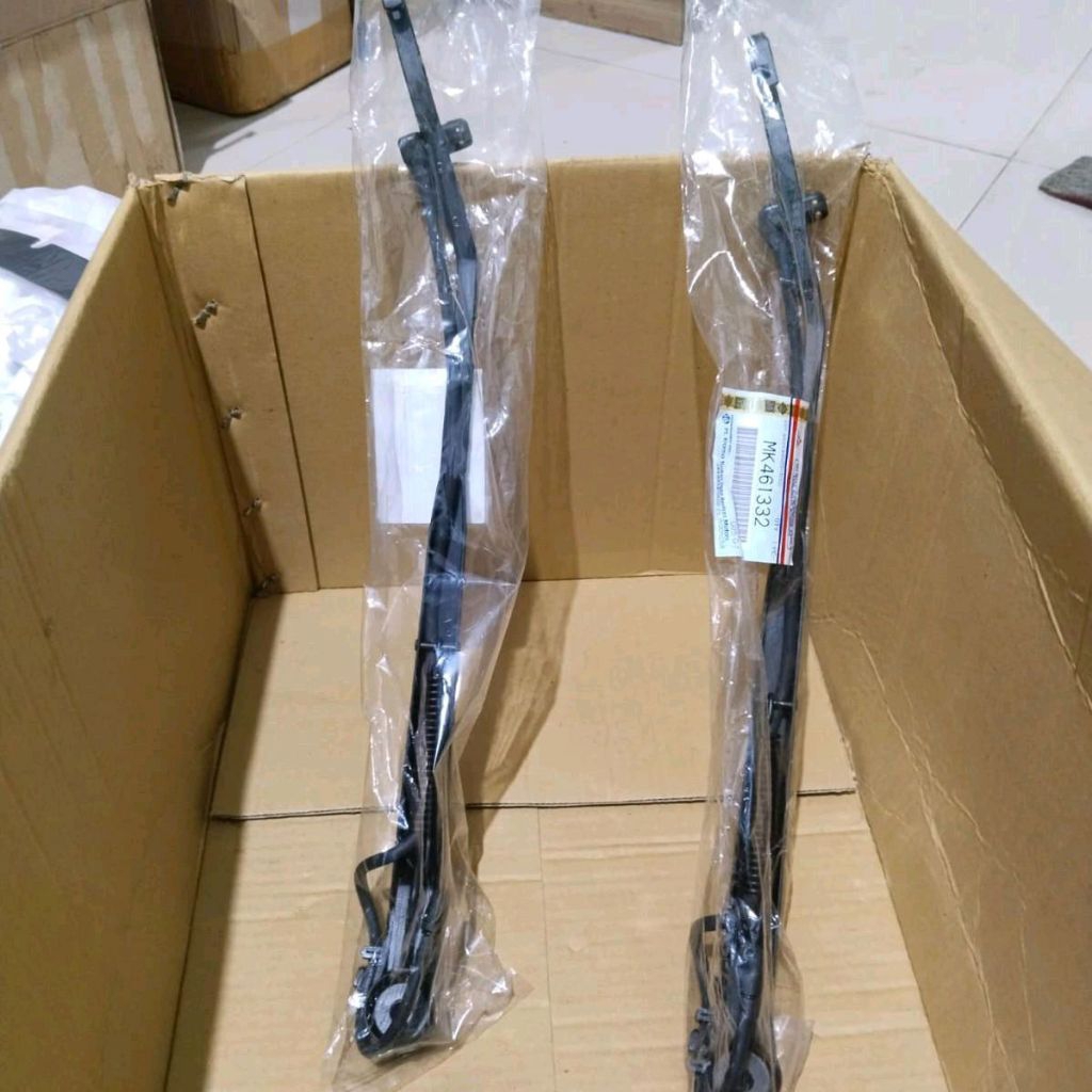 WIPER CANTER ORI KACA MOBIL 1 SETT sudah ada slang stang WIPER mobil canter L300 dll