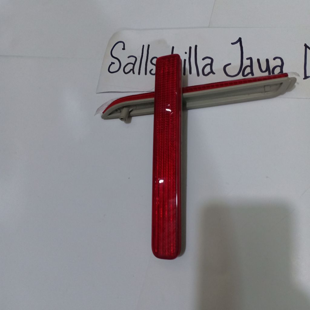 lampu mata kucing reflektor bemper belakang Suzuki xl7 original