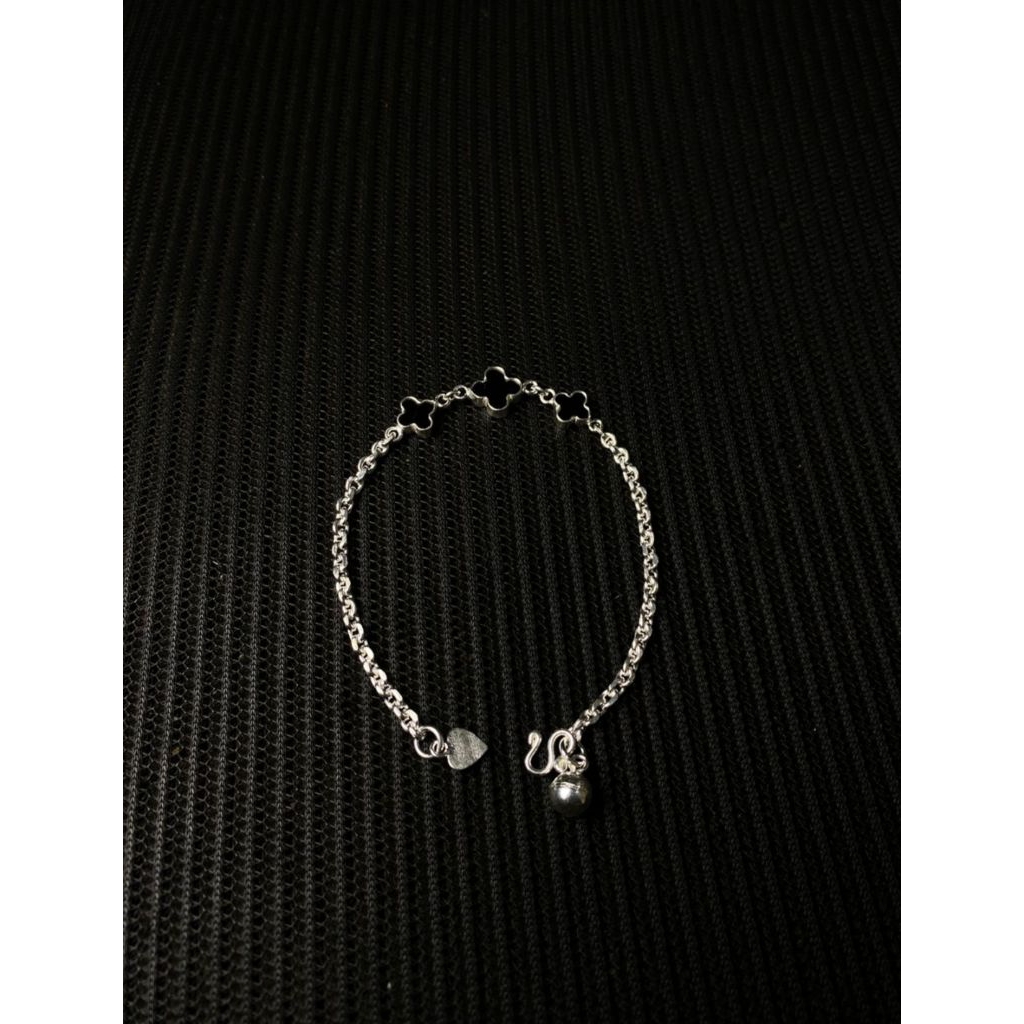 Gelang perak permata hitam viral