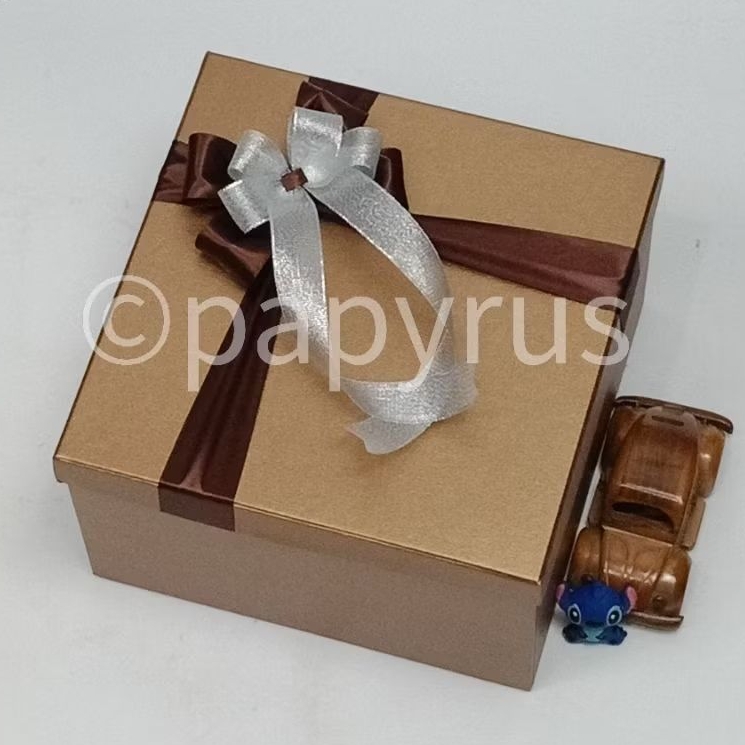 

PAPYRUS 25x25 Tinggi 15cm Kotak Kado Gift Box V1