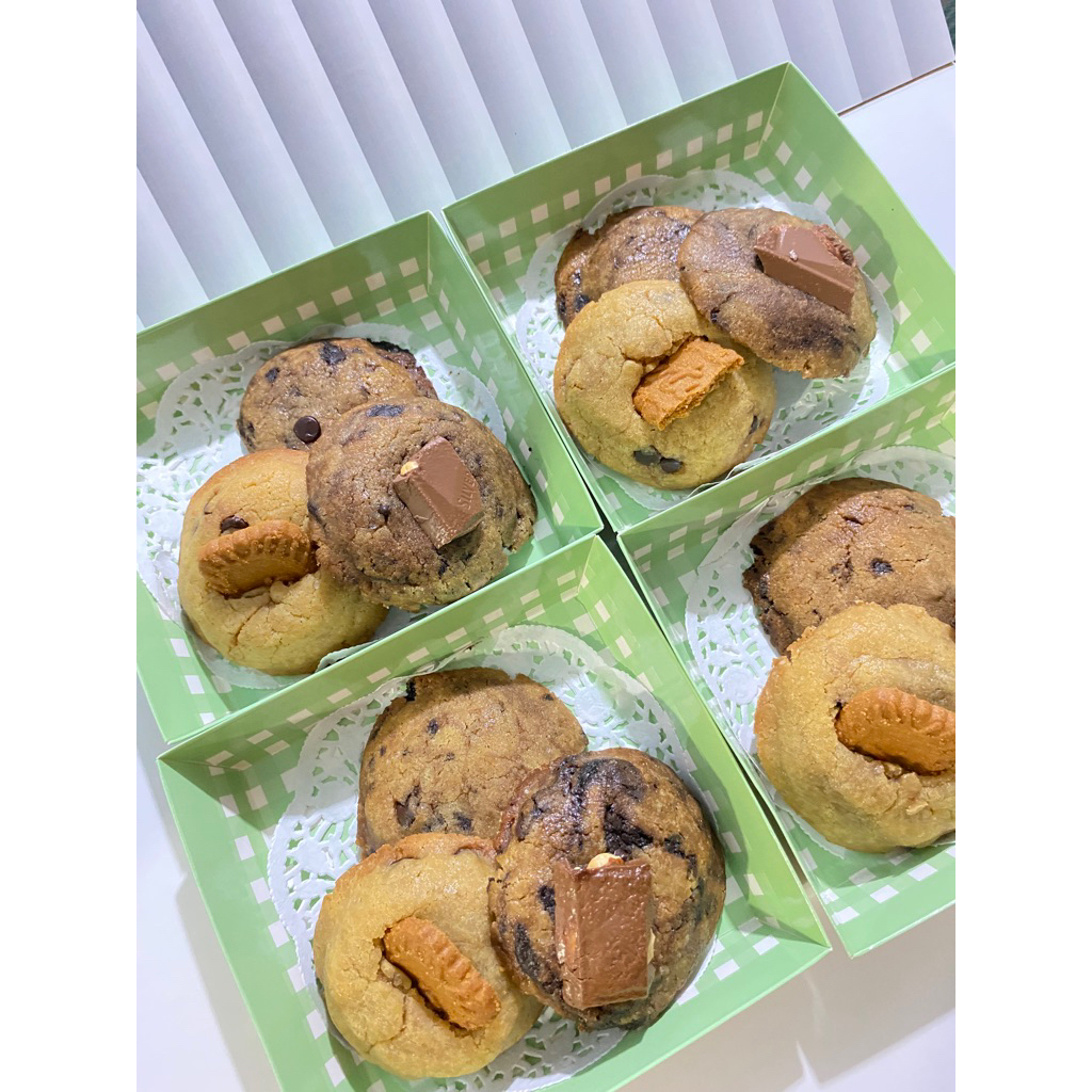 

Soft Cookies Mix 3 Rasa Chocomelt Silverqueen Lotus