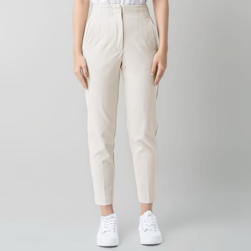 NEW ✩ Benhill Celana “Aerum” Warna Off White Size M (Original)