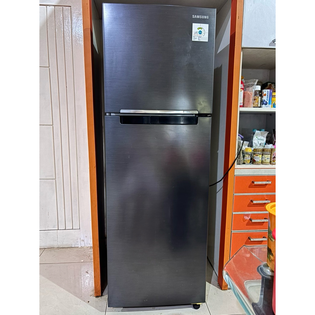 preloved bekas | kulkas inverter 2 pintu samsung RT25FARBDB1 256 Liter murah