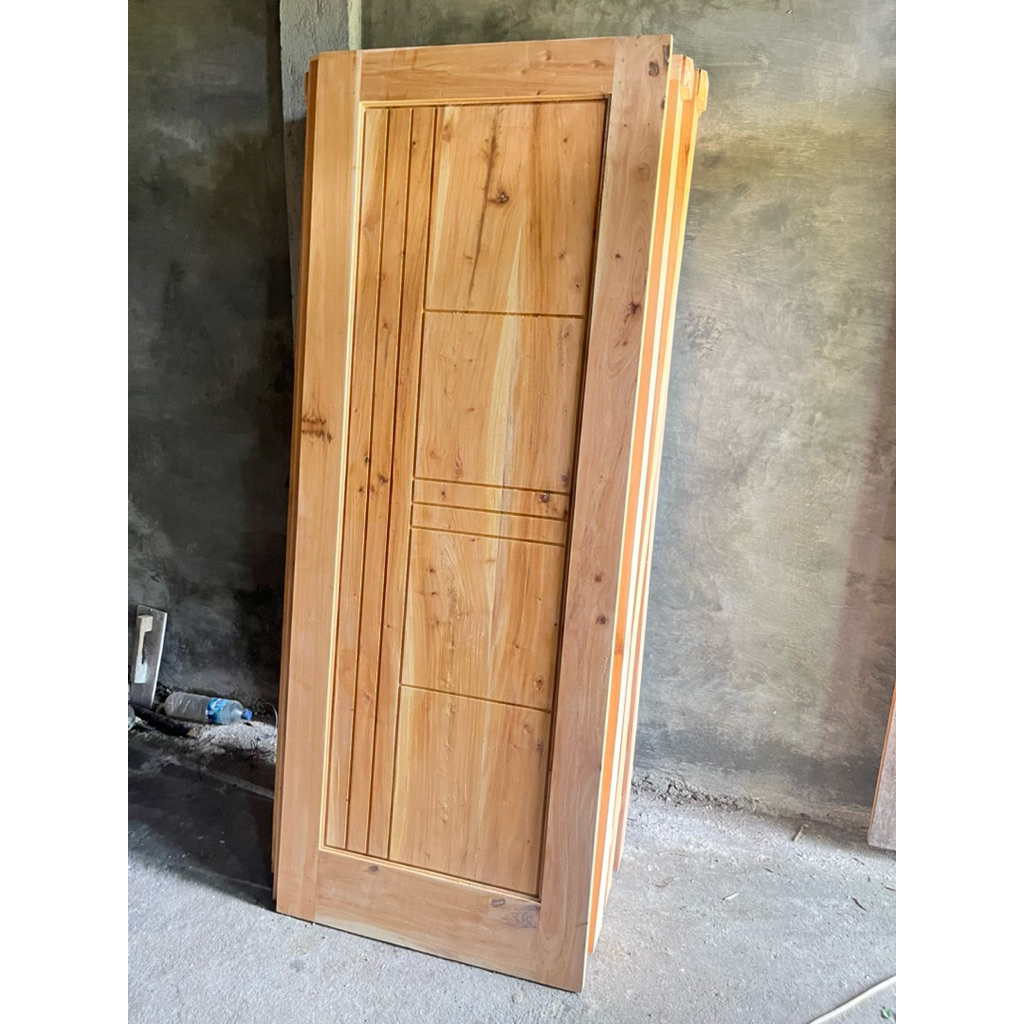 pintu mahoni