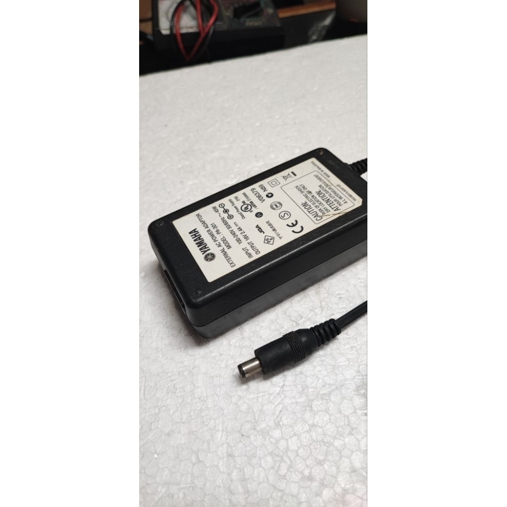 Adaptor organ YAMAHA PA-301  16V 2,4A  Jack 7mm, original Malaysia