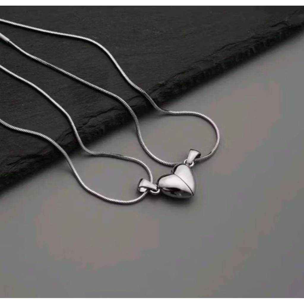 Kalung Rantai Couple Titanium Liontin Love Magnet Anti Karat & Luntur