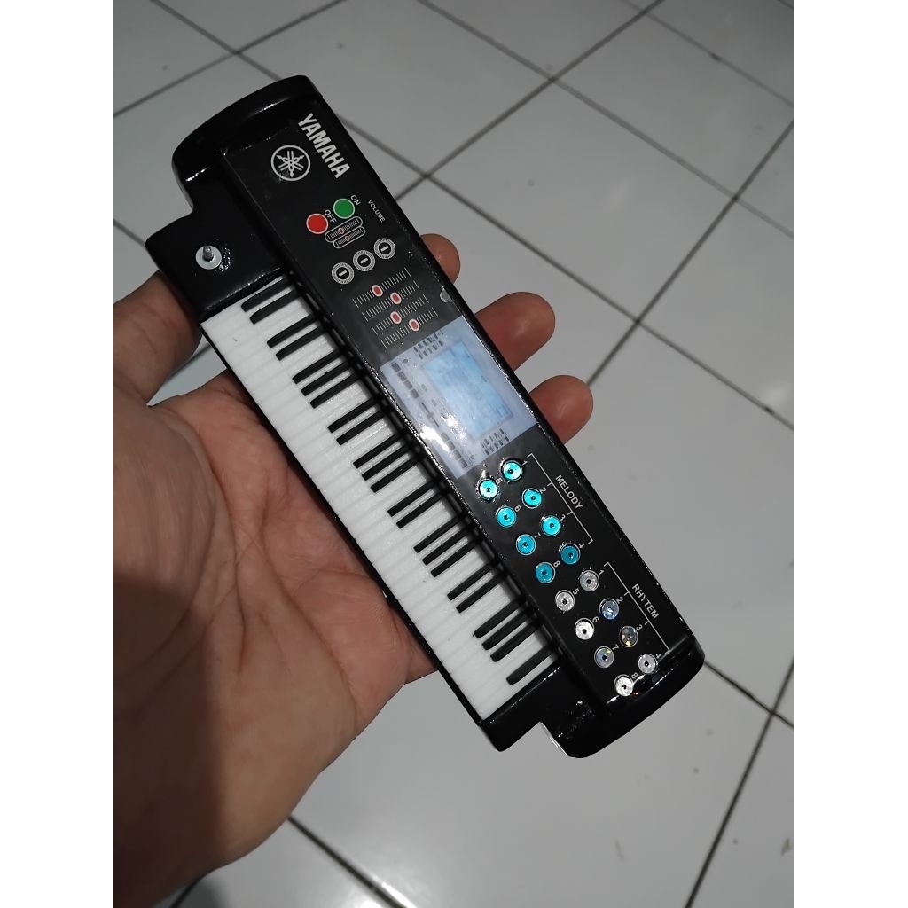 MINIATUR KEYBOARD KORG STAND RESIN