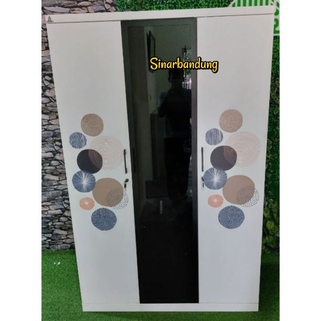 OLYMSTEEL LEMARI PAKAIAN BESI 3 PINTU KACA RIBEN / LEMARI PAKAIAN BESI PINTU SLIDING