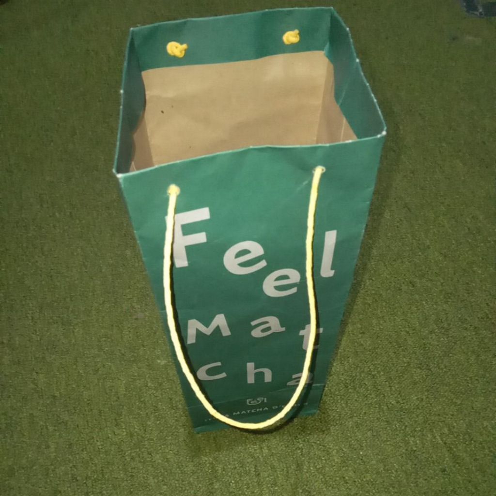 

PAPERBAG HIJAU Feel Mat Cha