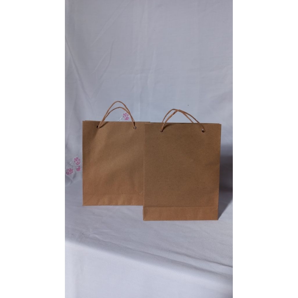 

(ECER)PAPER BAG/TAS KERTAS/TAS SOVENIR UKURAN BESAR POLOS 27cm x 21cm x 5,5cm