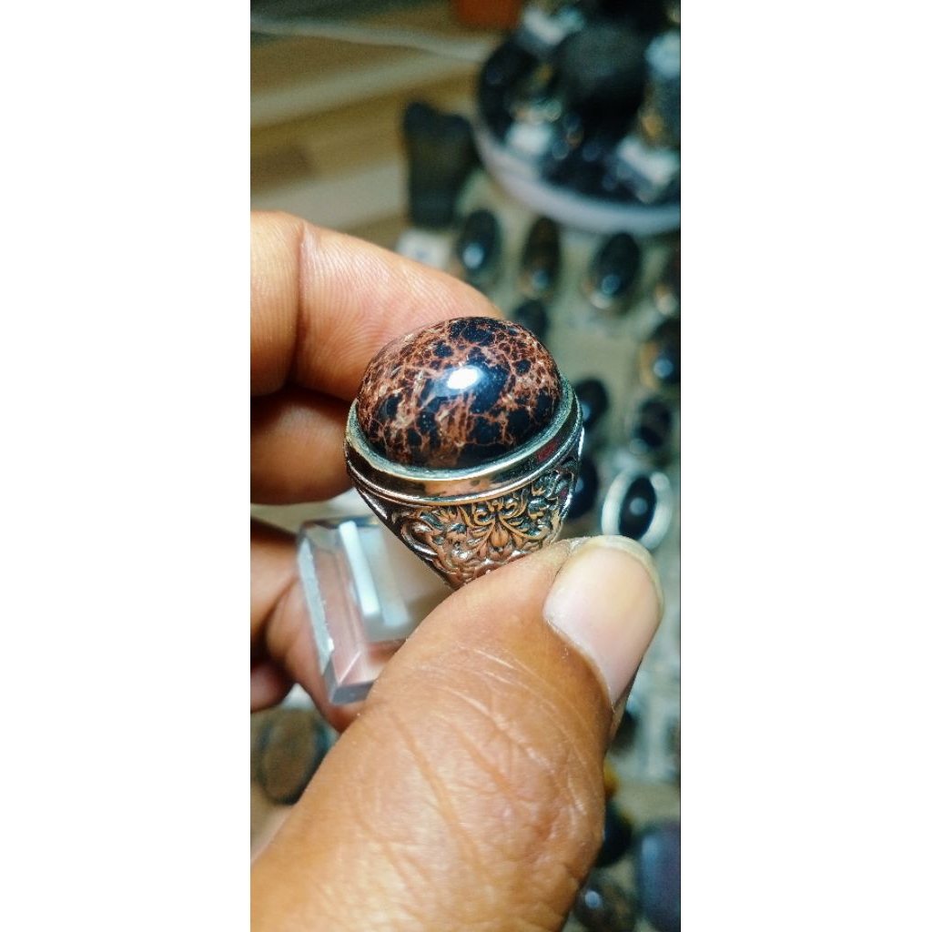 badar besi serat merah unik