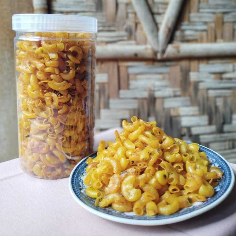 

Macaroni Snack Food Rasa Variasi Original Gurih Pedas Balado Makanan Kriuk Kemasan Toples