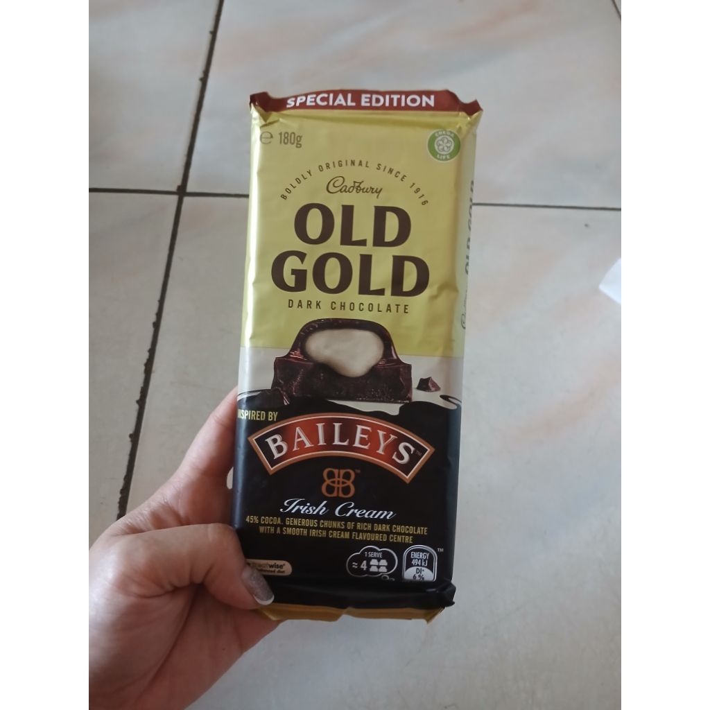 

jual coklat cadbury special edition old gold dark coklat bar 180 gr