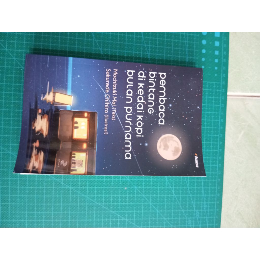 pembaca bintang di kedai bulan purnama