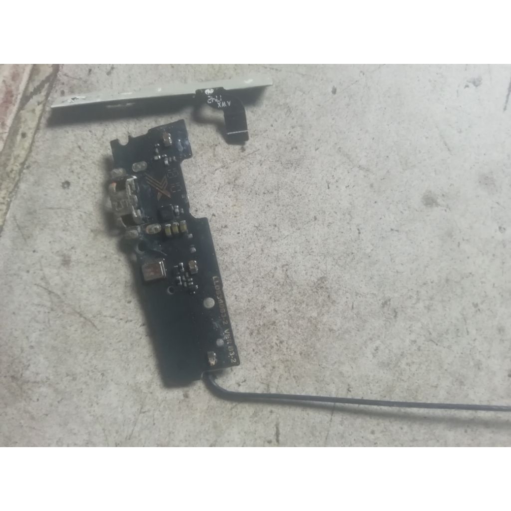 CONNECTOR CAS + FLEX ON OFF MOTOROLA E4 PLUS ORI COPOTAN