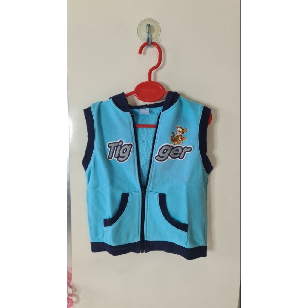 Baju Kaos Bekas Anak Cowok Tanpa Lengan Biru Langit Topi Max Usia 3 Tahun