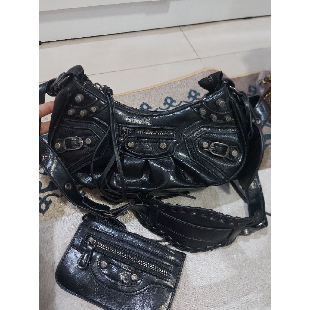 balenciaga le cagole xs