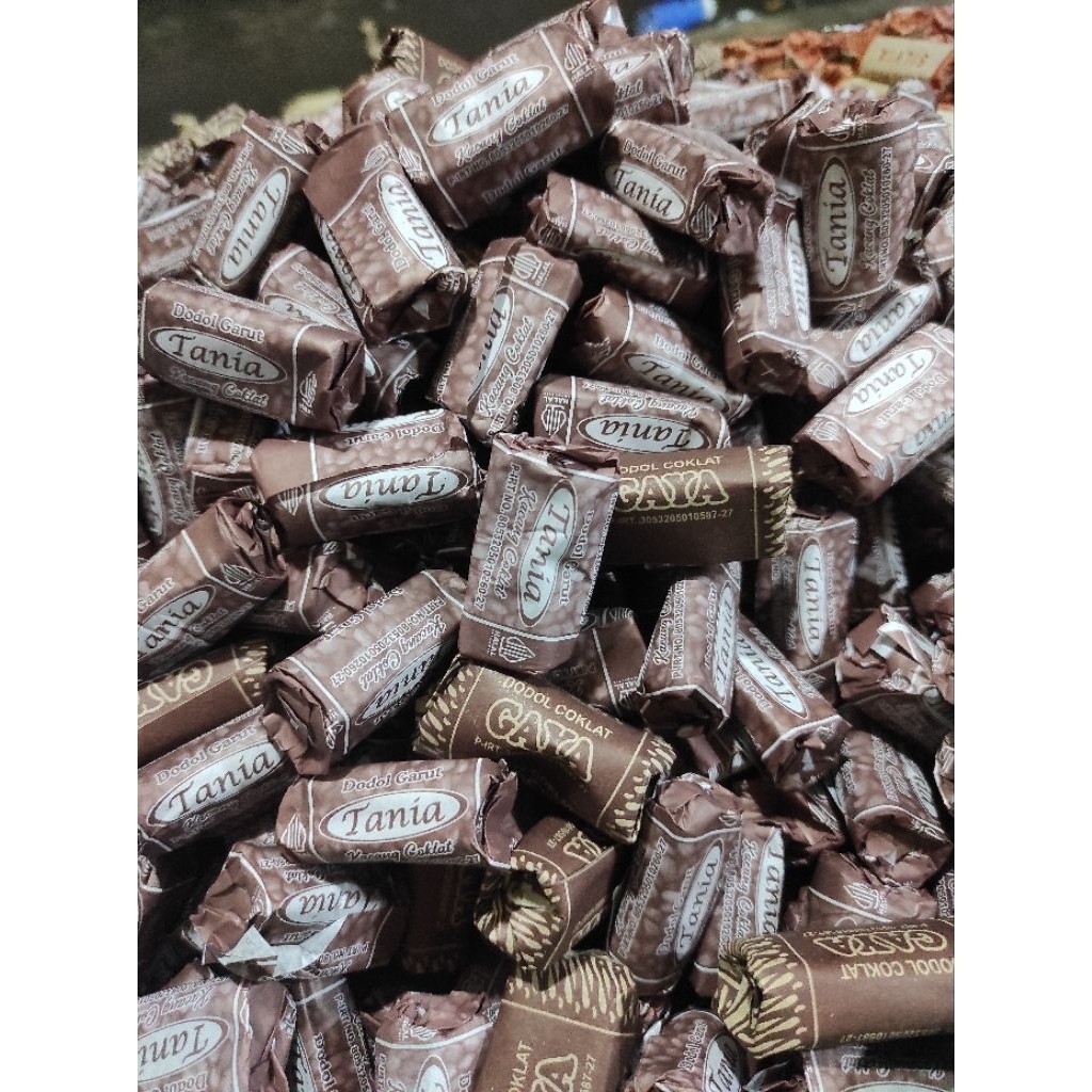 

Dodol garut rasa kacang coklat