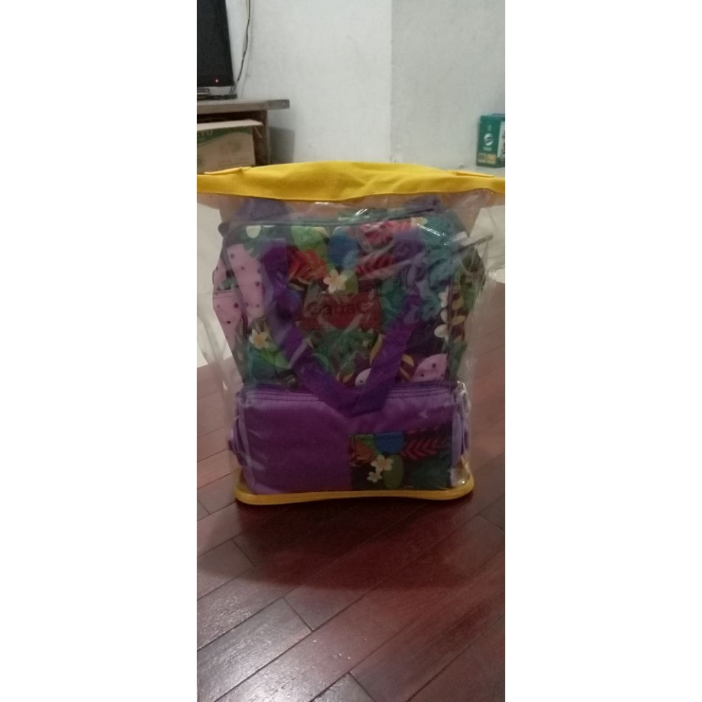 preloved tas penyimpanan asi merk GabaG (like new karena gak pernah dipakai). termasuk 2 kantong ice