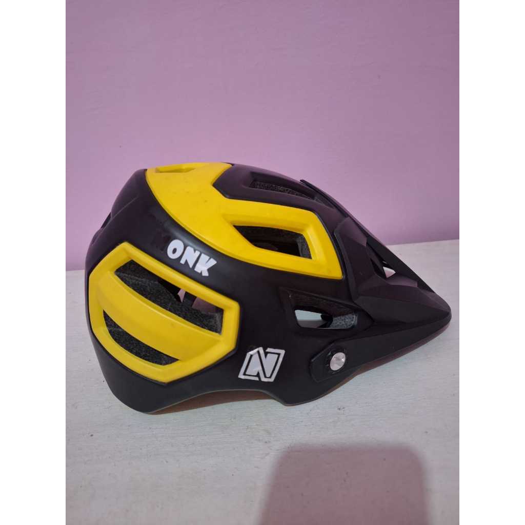 Helm Monk Nautilus Hitam - Kuning SECOND