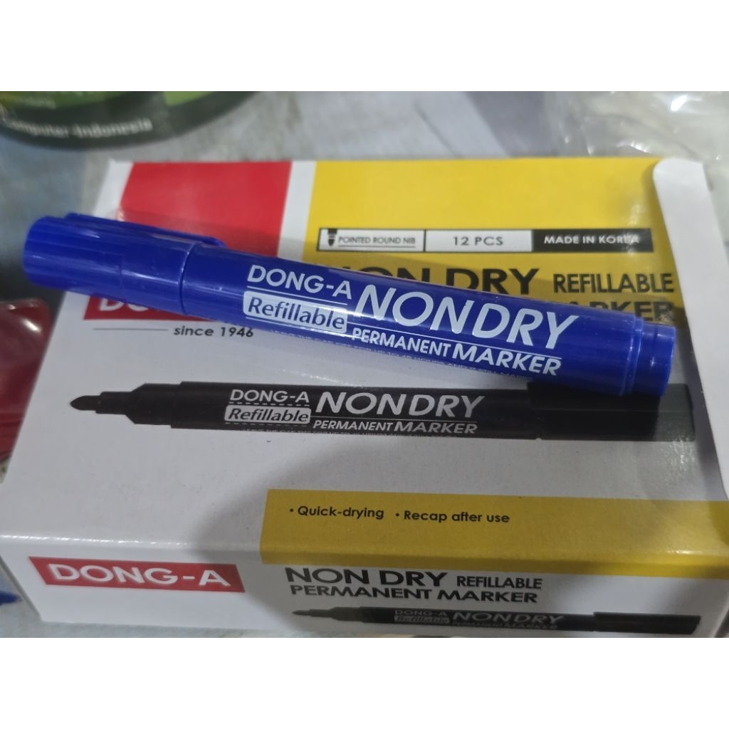 

1 BOX SPIDOL NON DRY PERMANENT MARKER DONG-A HITAM BIRU SPIDOL PERMANENT DONG A HARGA PER KOTAK