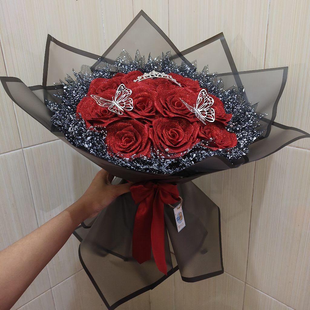

bucket pita satin