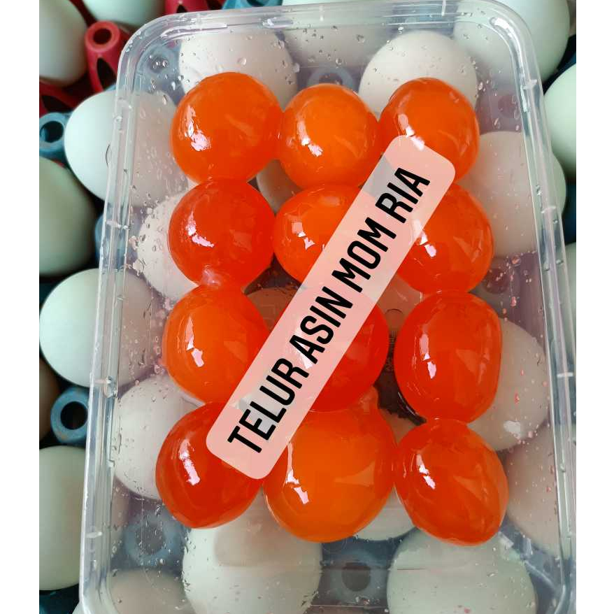 

Kuning telur asin mentah Mom Ria