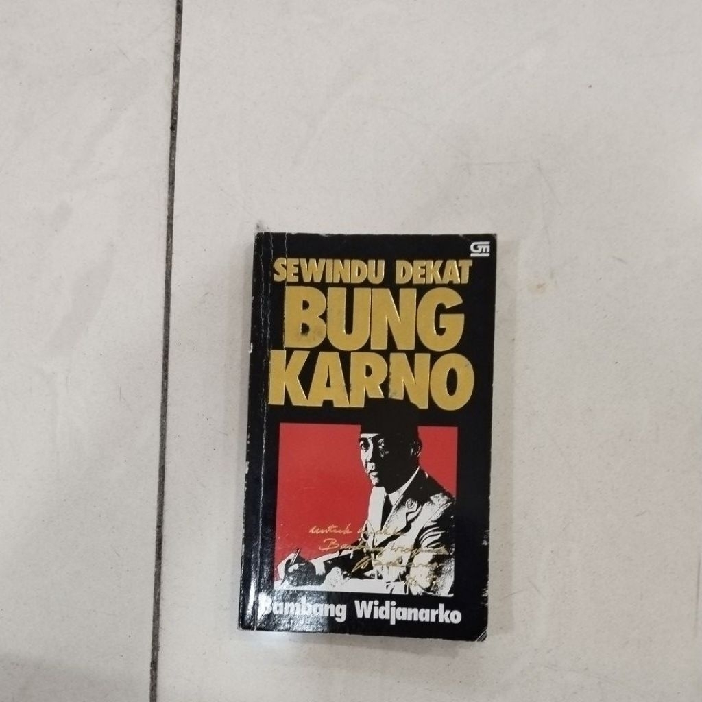 BUKU ORIGINAL SEWINDU DEKAT BUNG KARNO