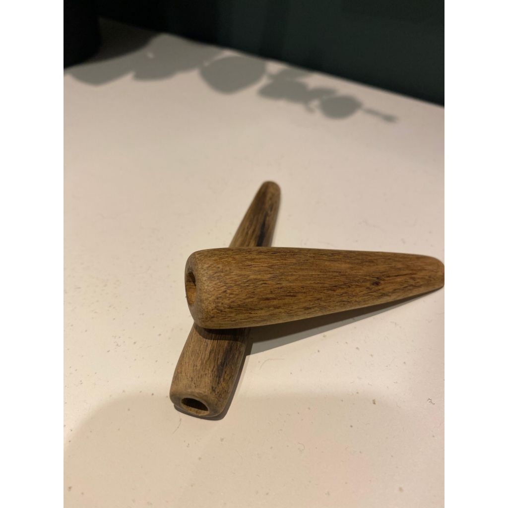 Once rokok kayu gaharu Kalimantan