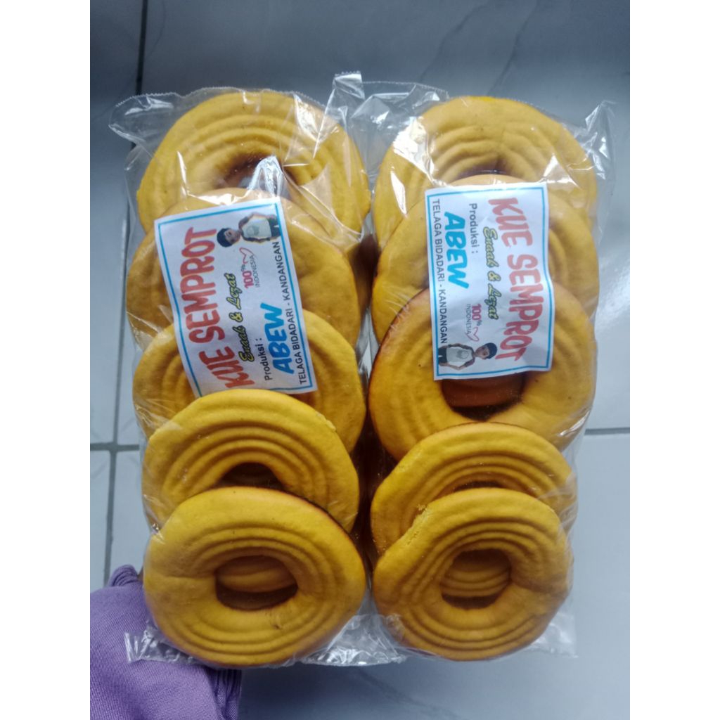 

kue semprot merek abew isi 10 keping