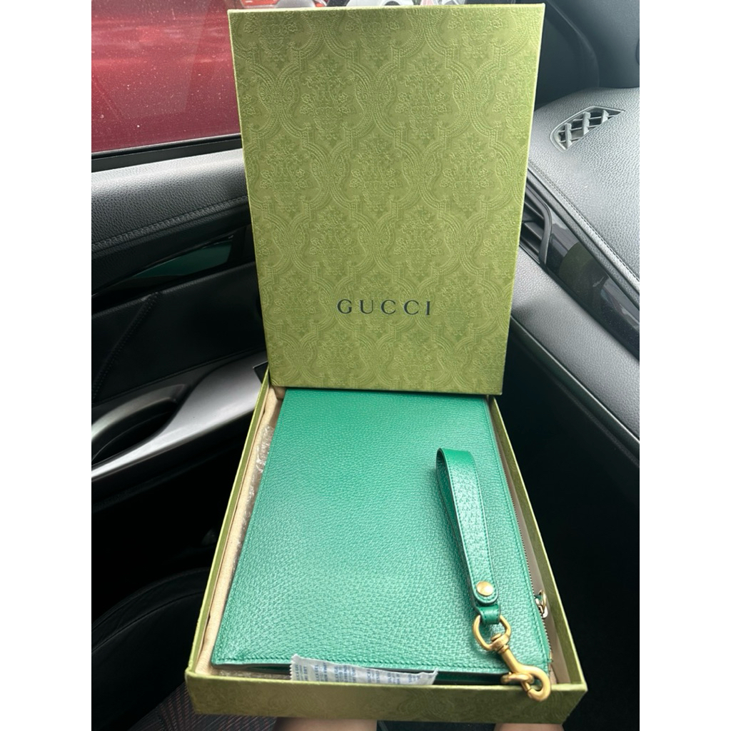 Gucci Clutch Green - 100% Authentic Bag