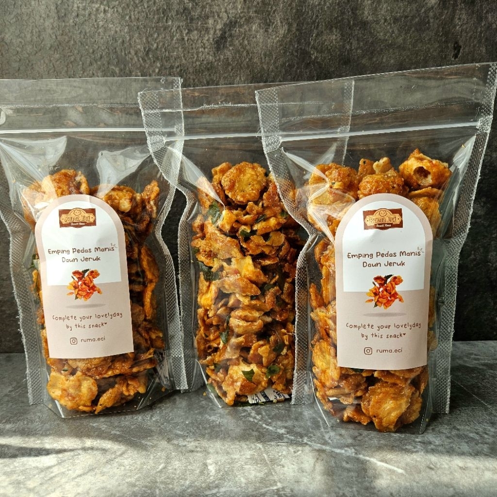 

Emping Pedas Manis Wangi Daun Jeruk Snack Ruma Eci