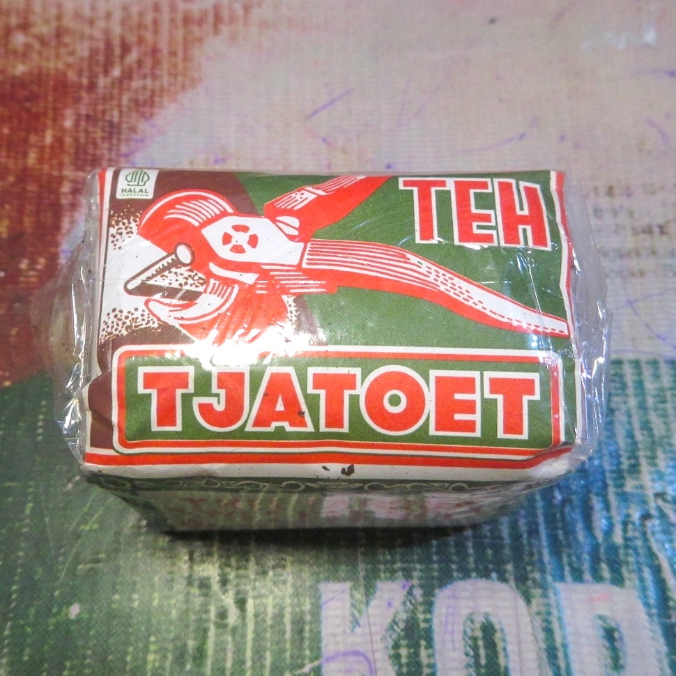 

TEH TJATOET CATUT ISTIMEWA 40 GRAM PER PAK ISI 10 PCS