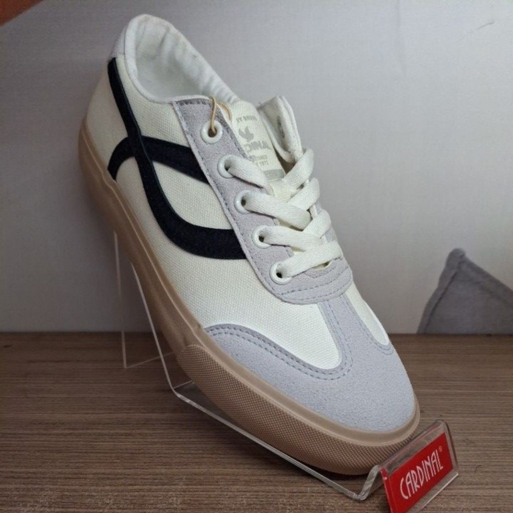 Sepatu sneakers cardinal terbaru