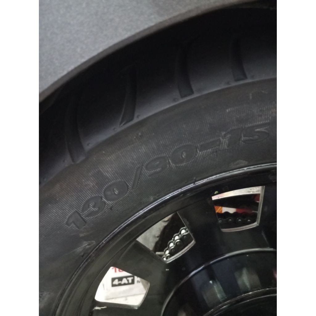 ban luar tubles phanthom dan Benelli 130/90-15