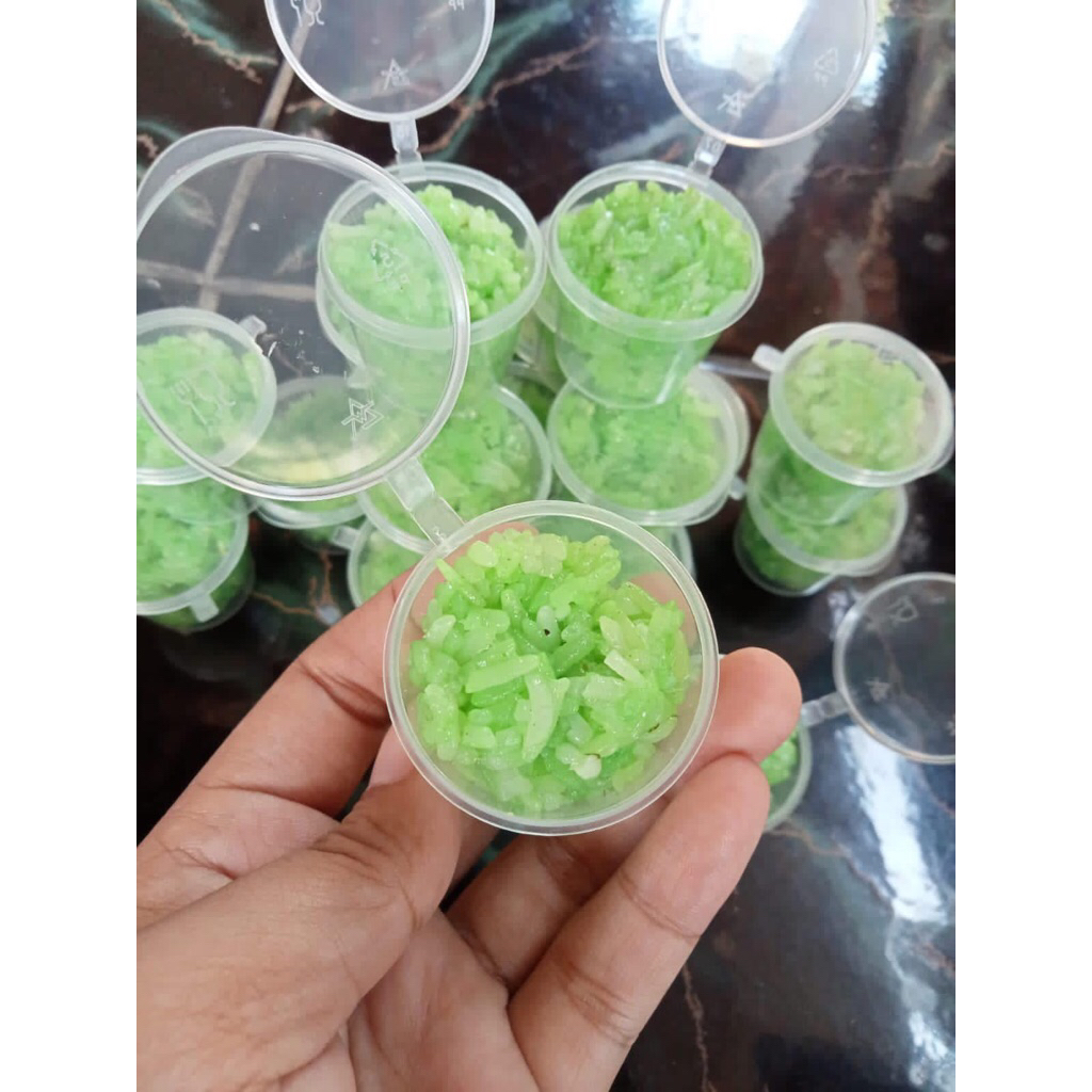 

Tape ketan hijau cup mini