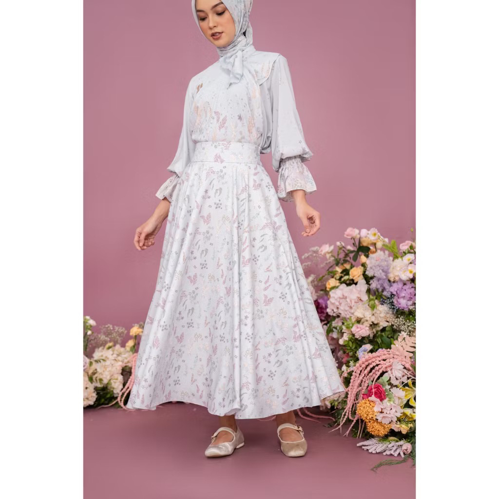 one set blus dan skirt Wearing Klamby Gardenia L