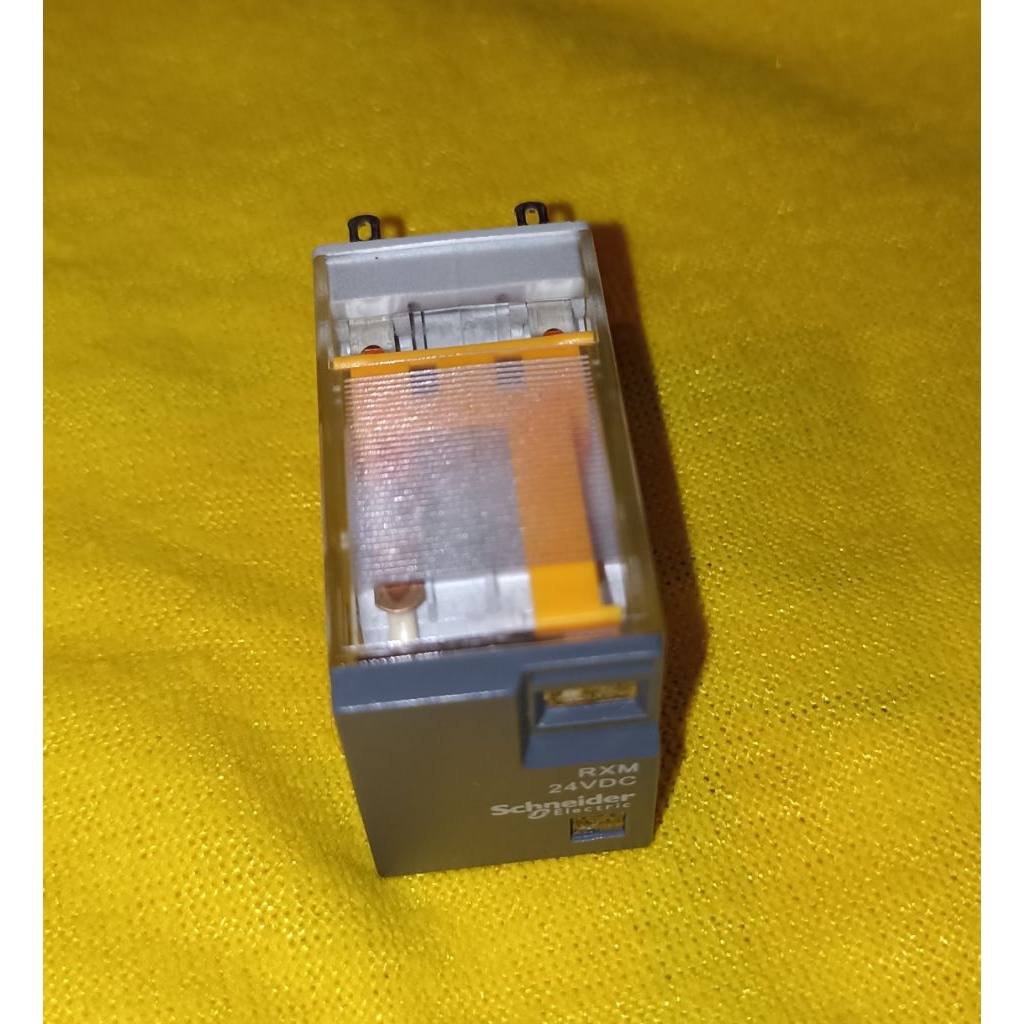 Relay 24 Vdc 8 pin Schneider