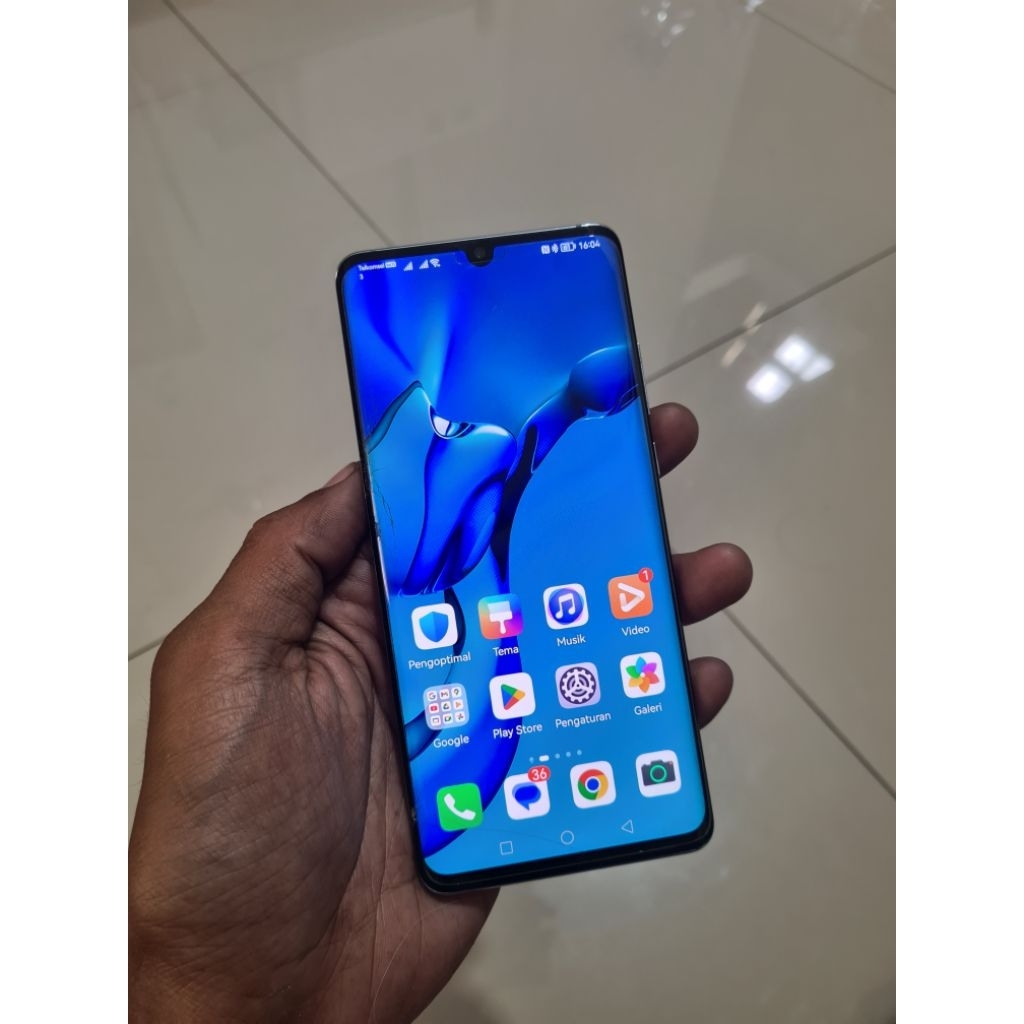 Huawei P30 Pro resmi jual cepat